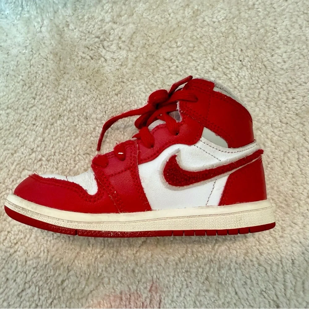 Nike Jordan 1 Retro High OG Varsity Red (9C)